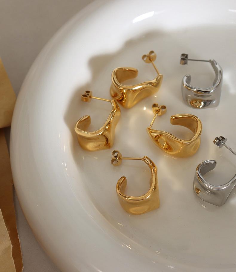 European Irregular C-shaped Geometric Gold-plated Titanium Steel Stud Earrings