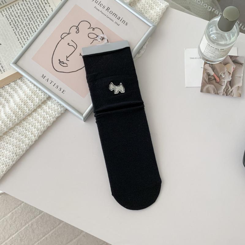 Ladies Autumn New Simple Assorted Cartoon Cute Embroidery Dog Straight Plate In The Tube Pile Socks