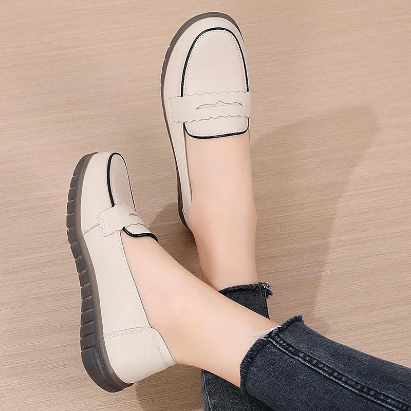 Sapatos Mocassins Leves Confortáveis para Mulher Sapatos de Caminhada Macios Antiderrapantes para Senhoras Estilo Novo Sapatos Rasos de Couro Genuíno Slip-On Sapatos Casuais