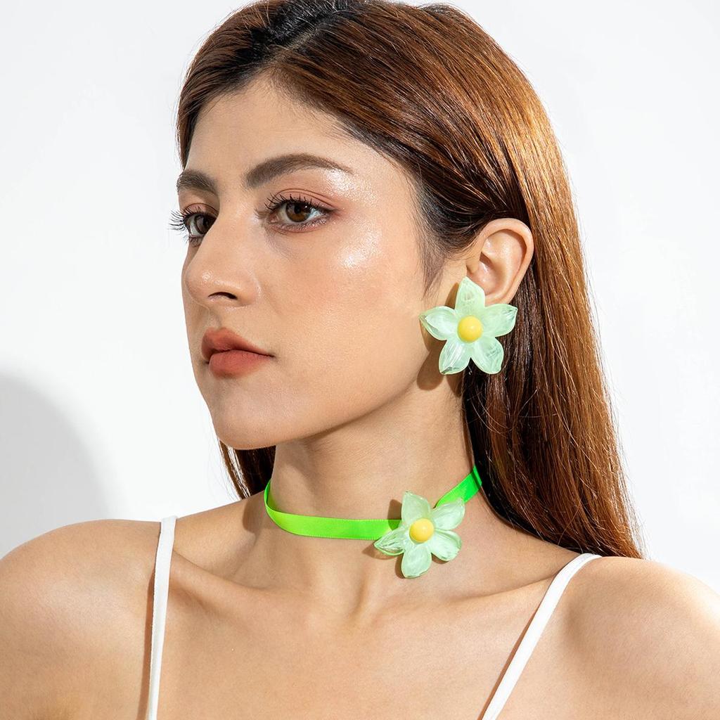 New Early Spring Flower Earnail Women's Fashion Necklace Set, Versatile and Niche Charm Jewelry Set