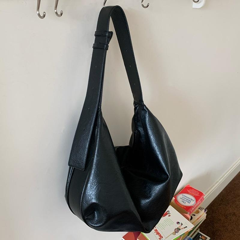 Soft Leather Large Capacity Black Dumpling Bag Women's New Retro Commuter Casual Shoulder Messenger Tote Bag