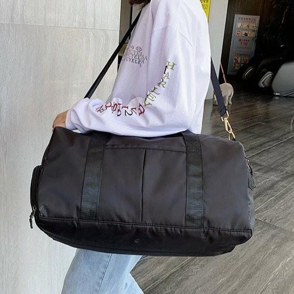 Women's Trendy Travel Bag: Large Capacity, Dry/Wet Separation, Trolley Handle Fit, Shoe Compartment, Perfect for Gym and Luggage.