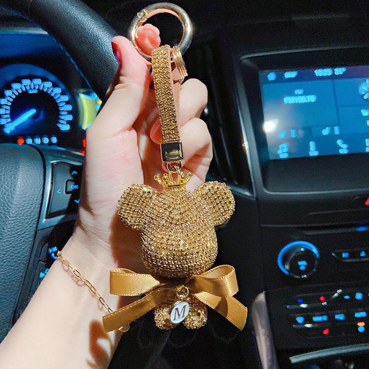 Fashion Full Rhinestone Big bBear Car Key Chain Cute Doll Creative Name Letters to Develop Bag Pendants.