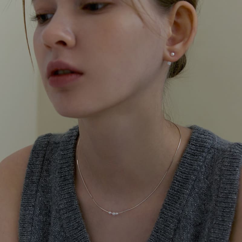 Lewe Three pearl Shiny chain necklace