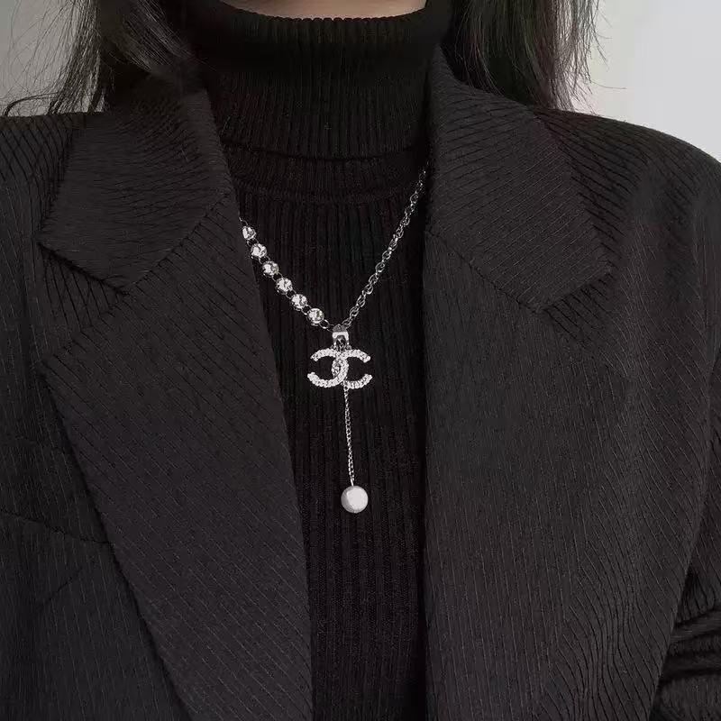 Niche design versatile collarbone chain sweater chain long women's atmosphere high-end new necklace