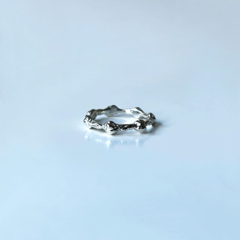 Hire. MER. PEBBLE RING