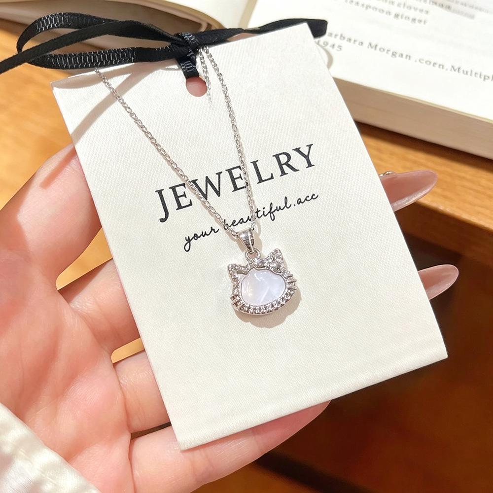 Charming Cat Choker Necklace with Faux Mother-of-Pearl Pendant - Simple, Elegant Design for Women