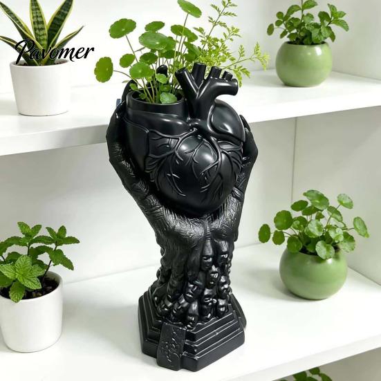 Spooky Theme Room Accessories Hand Holding Human Heart Organ Vase, Gothic Anatomical Shaped Resin Sculpture Halloween Desktop Flower Pot for