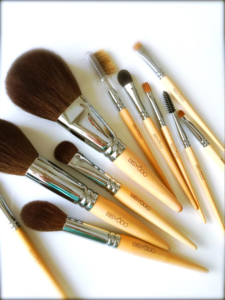 Makeup Brush Shadow Liner Brush Made in Japan (Round Flat)
