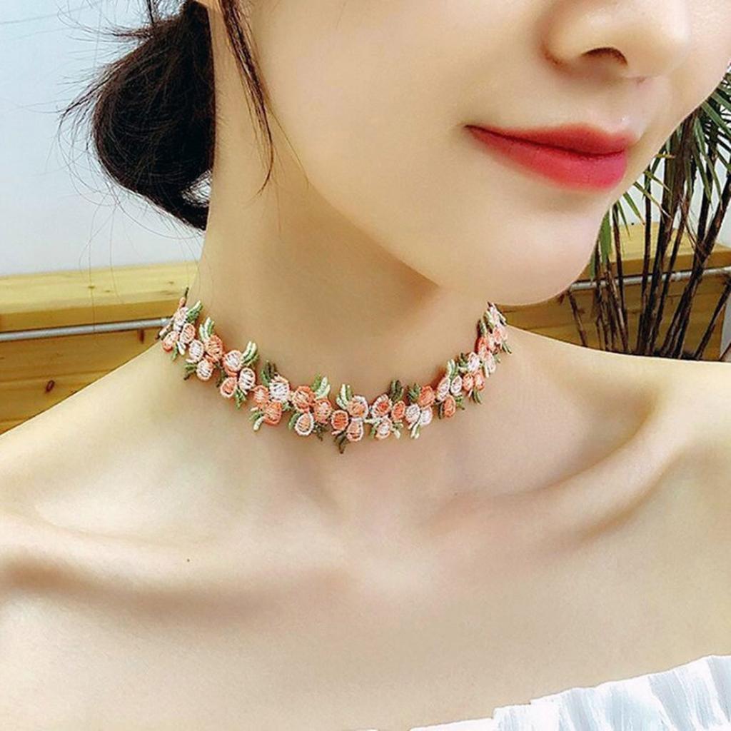 Women's Adjustable Lace Collar Necklace Elegant Neckband Choker Necklace Beautiful Embroidered Flower Neck Jewelry