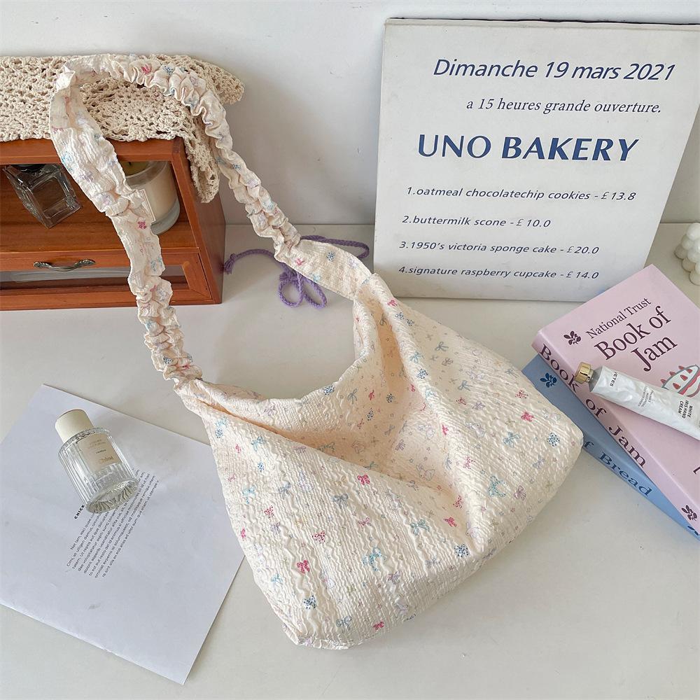 7 Simple Underarm Bag Women's New Large-capacity Cartoon Embossed Fashion Drawstring Shoulder Canvas Bag