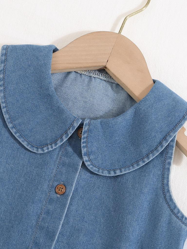 Cute and Sweet Two-piece Set for Little Girls: a Denim Vest Top Featuring a 3D Bow and Ruffled Hem, Paired with Stylish Denim Ruffled Shorts.
