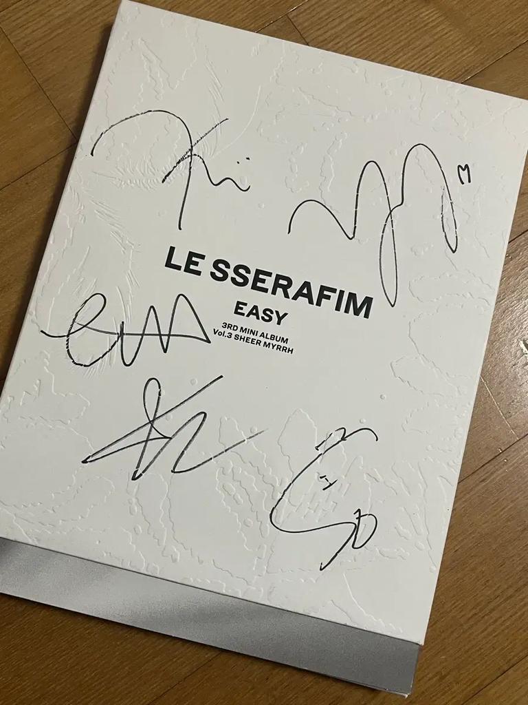 LE SSERAFIM (Geheimnis) EINFACH signiertes Album Sakura Hong Eun Che Kazu Hakim
