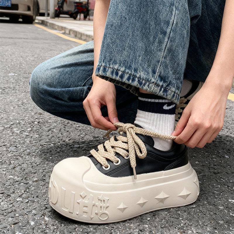 Muffin platformové bílé boty dámské podzim 2025 nové populární malé pánské zvýšení výšky všestranné ležérní boty s velkou hlavou chlebové boty