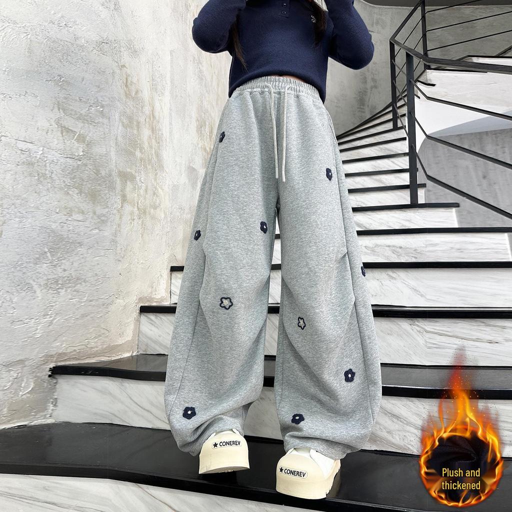 Stylowe spodnie dresowe dla dziewcząt na jesień 2025 z haftowanymi kwiatami