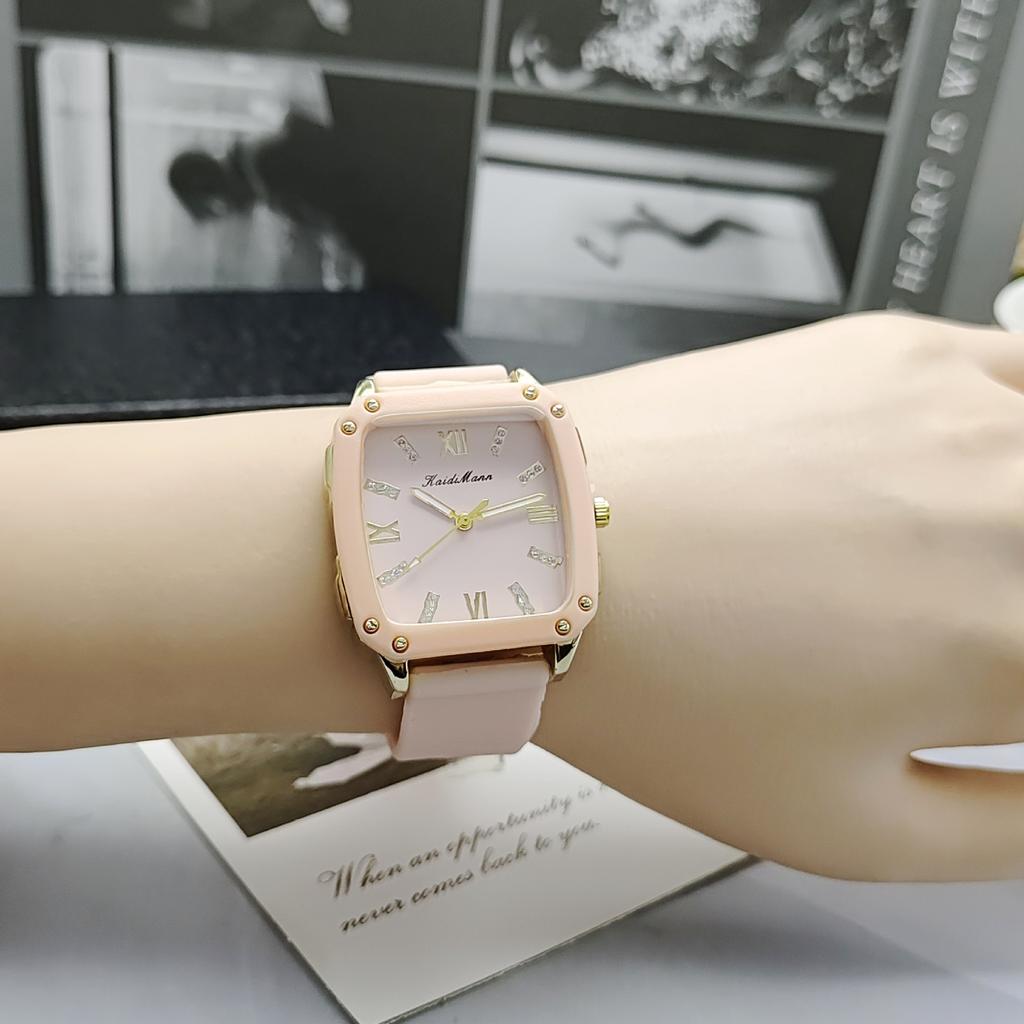 Simple Square Unisex Quartz Watch Casual and Fashionable Silicone Strap Men's Watch Women's Quartz Watch