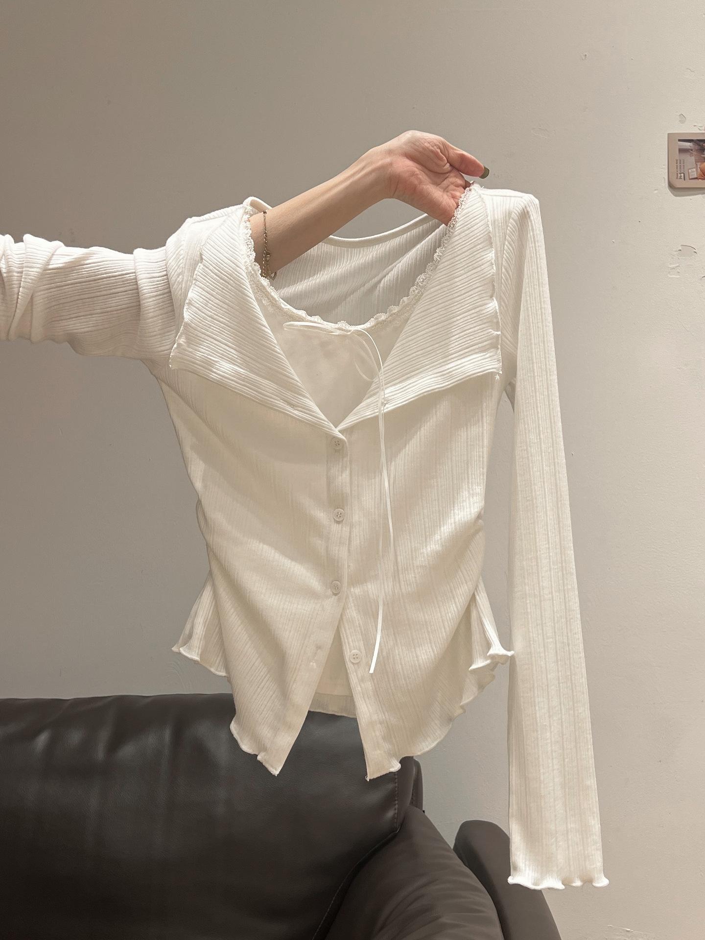 

Fungus edge unique lapel long-sleeved T-shirt women s fake two single-breasted top, wear in early autumn with V-neck bottoming shirt L білий