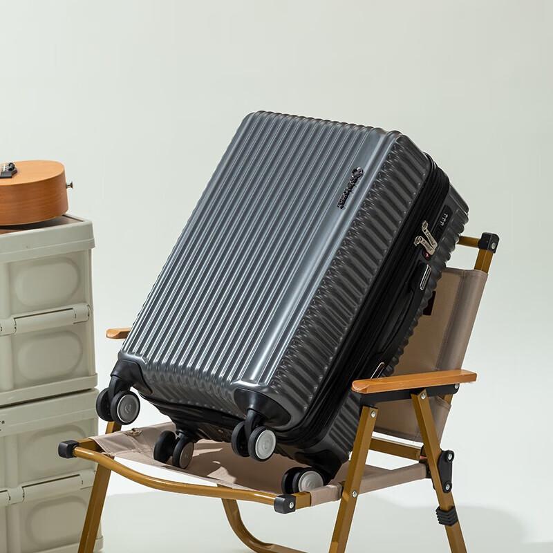 Diplomat DS-1312 Hardside Spinner Suitcase