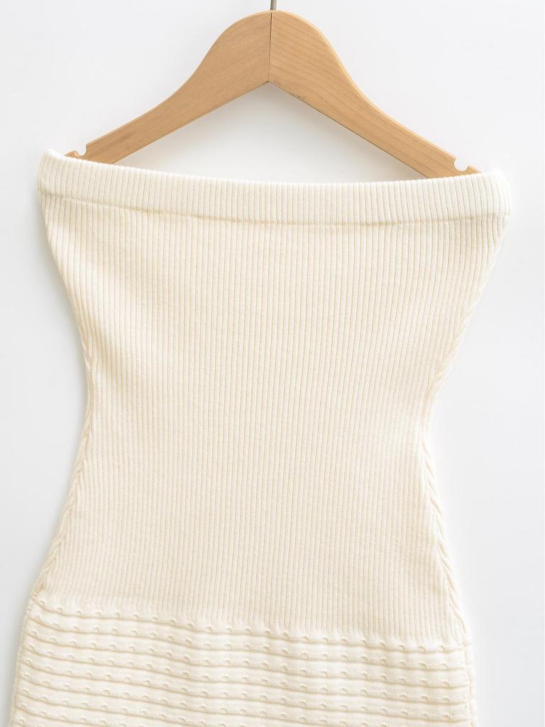 Pure Desire Strapless Bodycon Knit Mini Dress: Slim-Fitting, Waist-Cinching, Textured for Figure Highlighting.