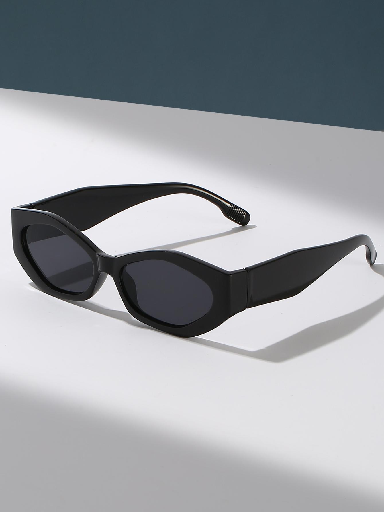 

Fashionable Ladies Sunglasses Set with Ultra-Wide Legs And Irregular Frame for Street Style Beach Vacation Travel Decoration чорний