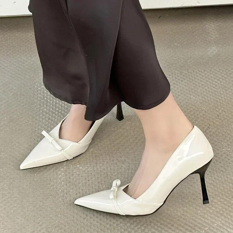 Fashion High Quality Patent Leather Women Pumps Sexy Pointed Toe High Heels Bow Designer Mules Loafers Elegant Banquet Heeled Sandals
