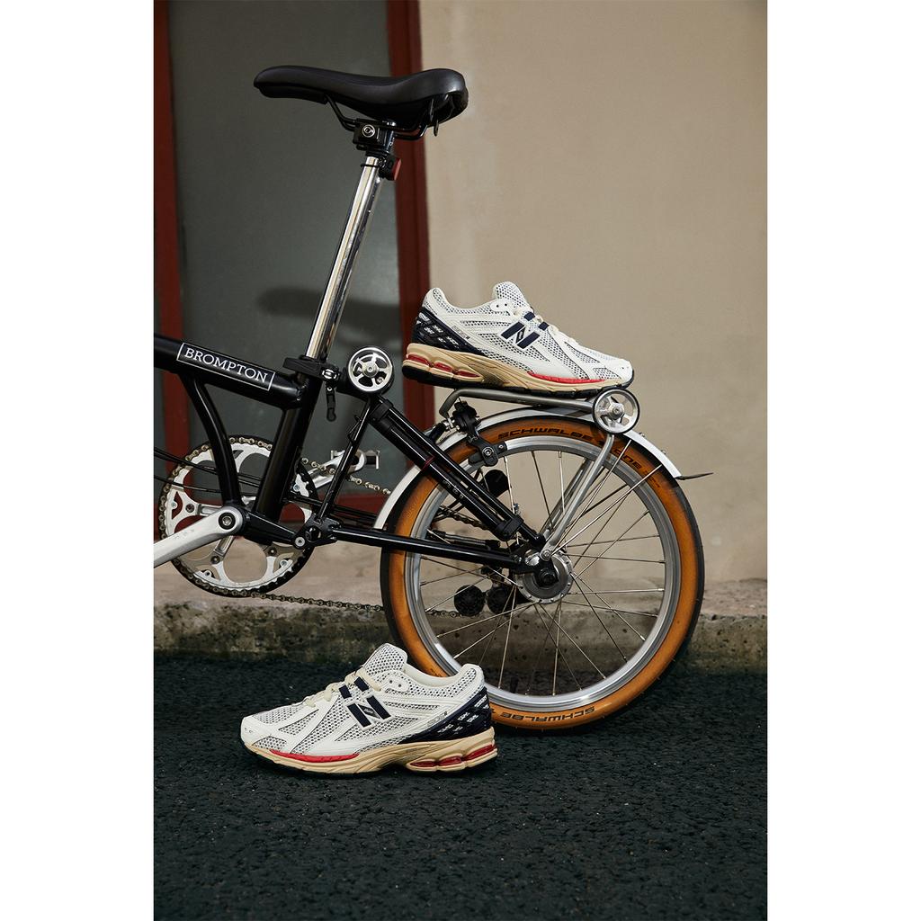 New Balance 1906R Sea Salt Eclipse True Red Sneakers M1906RR