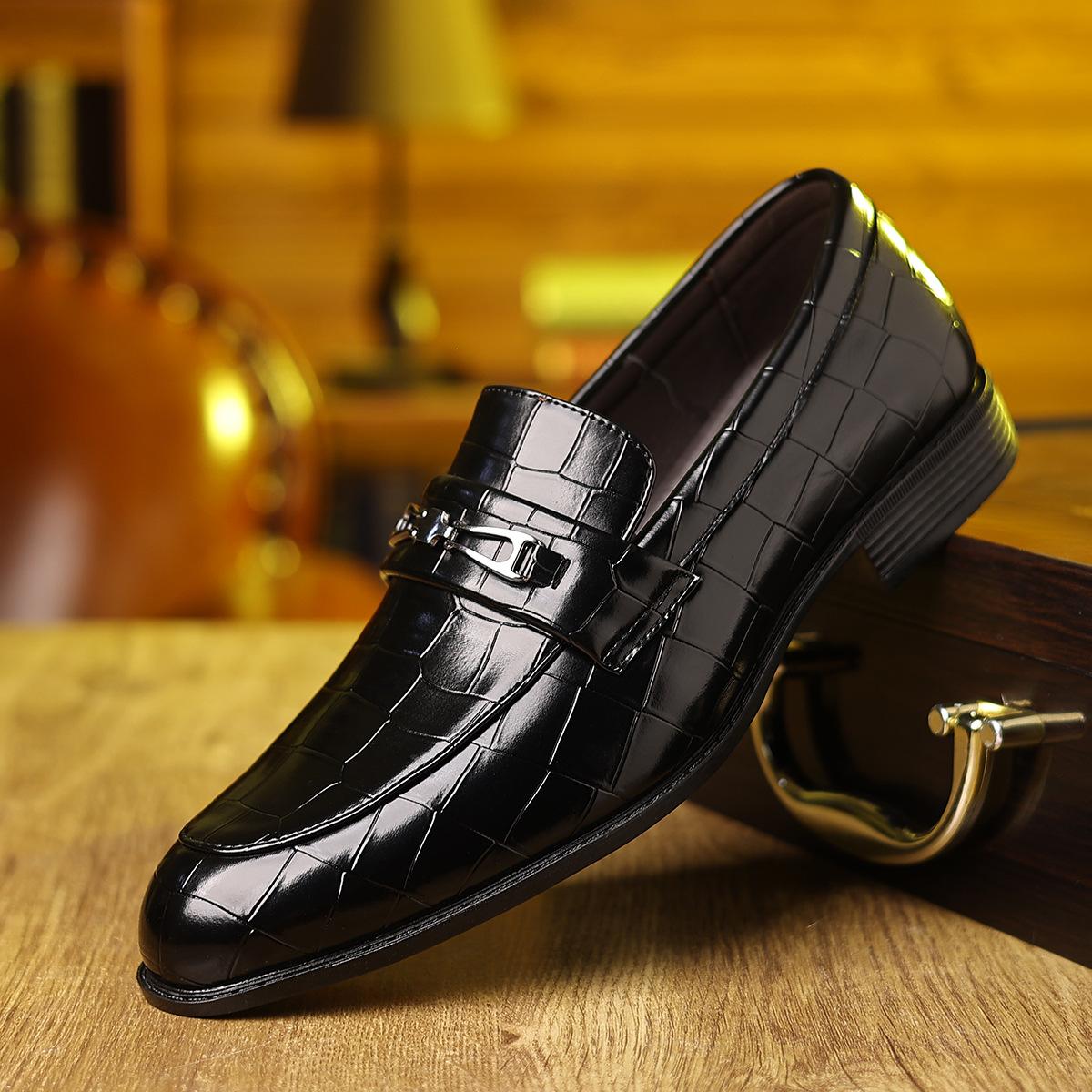 

Модные повседневные кожаные туфли в клетку с острым носком, деловые мужские кожаные туфли в британском стиле, универсальные, модные туфли высокого класса 39 чёрный