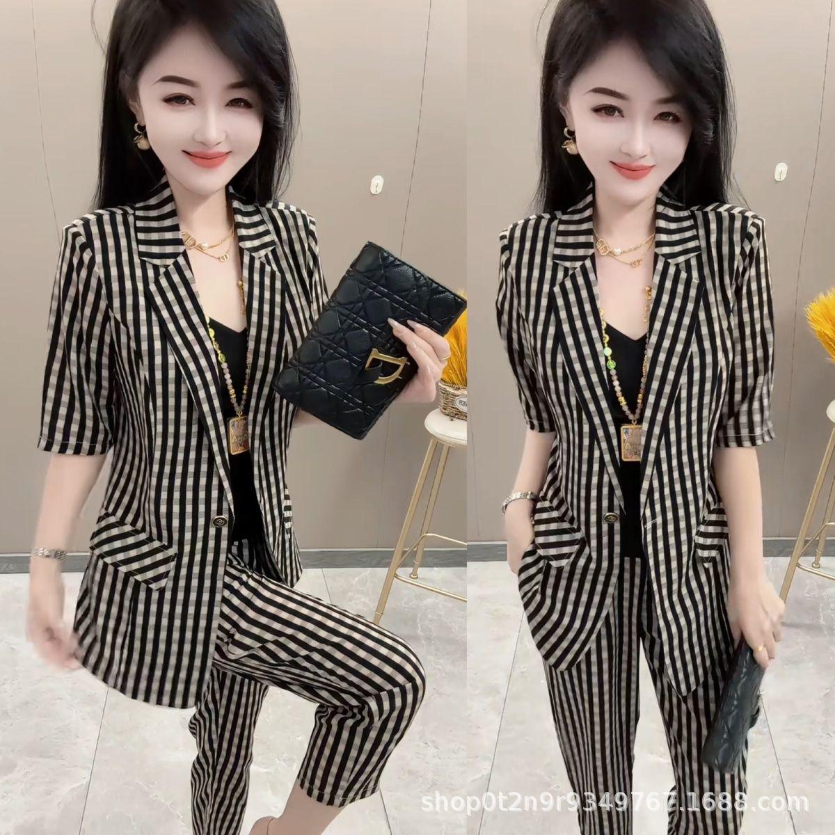 

Летний женский клетчатый блейзер и брюки скинни 2025 - Короткий рукав, Приталенный крой, Повседневная элегантность. L (100-115 lbs)