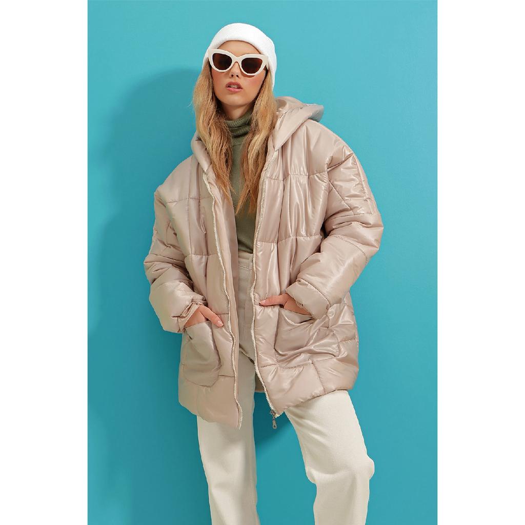 Damen-Puffermantel in Schwarz mit Kapuze, modischer Oversize-Puffermantel mit Außentasche Alc-x7365