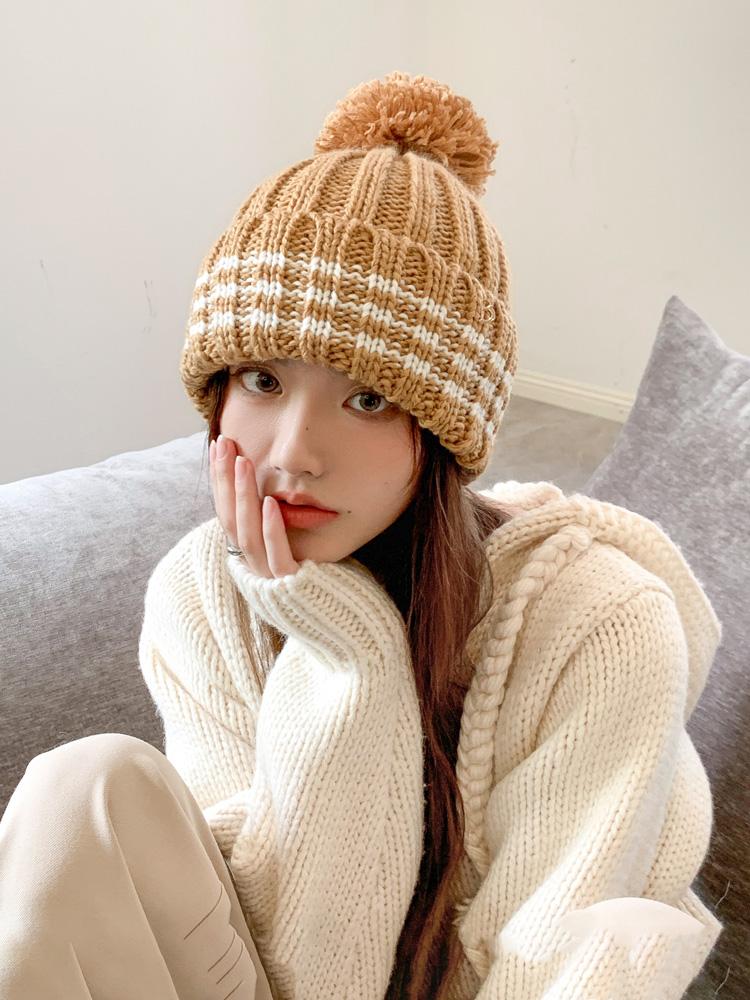 New Retro Ball Wool Hat Women's Autumn and Winter Warm Hairball Knitted Hat Men's Fashion Cold Hat Tide