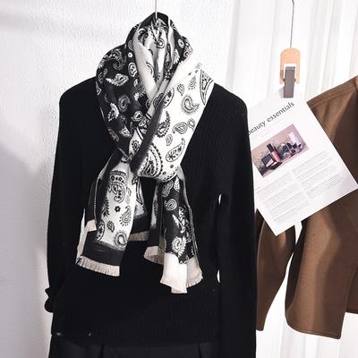 Accessoires – Schals & Tücher