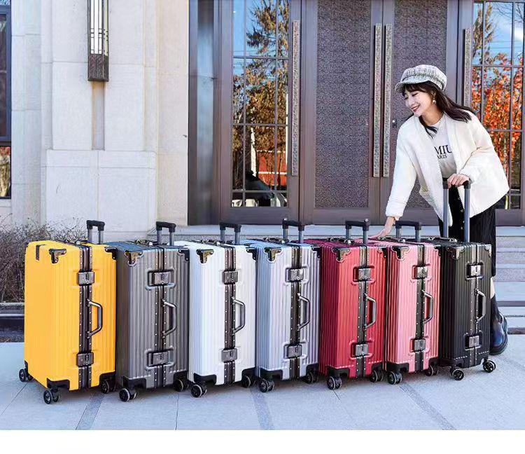 24" Large Capacity Aluminum Frame Travel Suitcase with Pull-handle and Universal Wheels for Students and Tourists