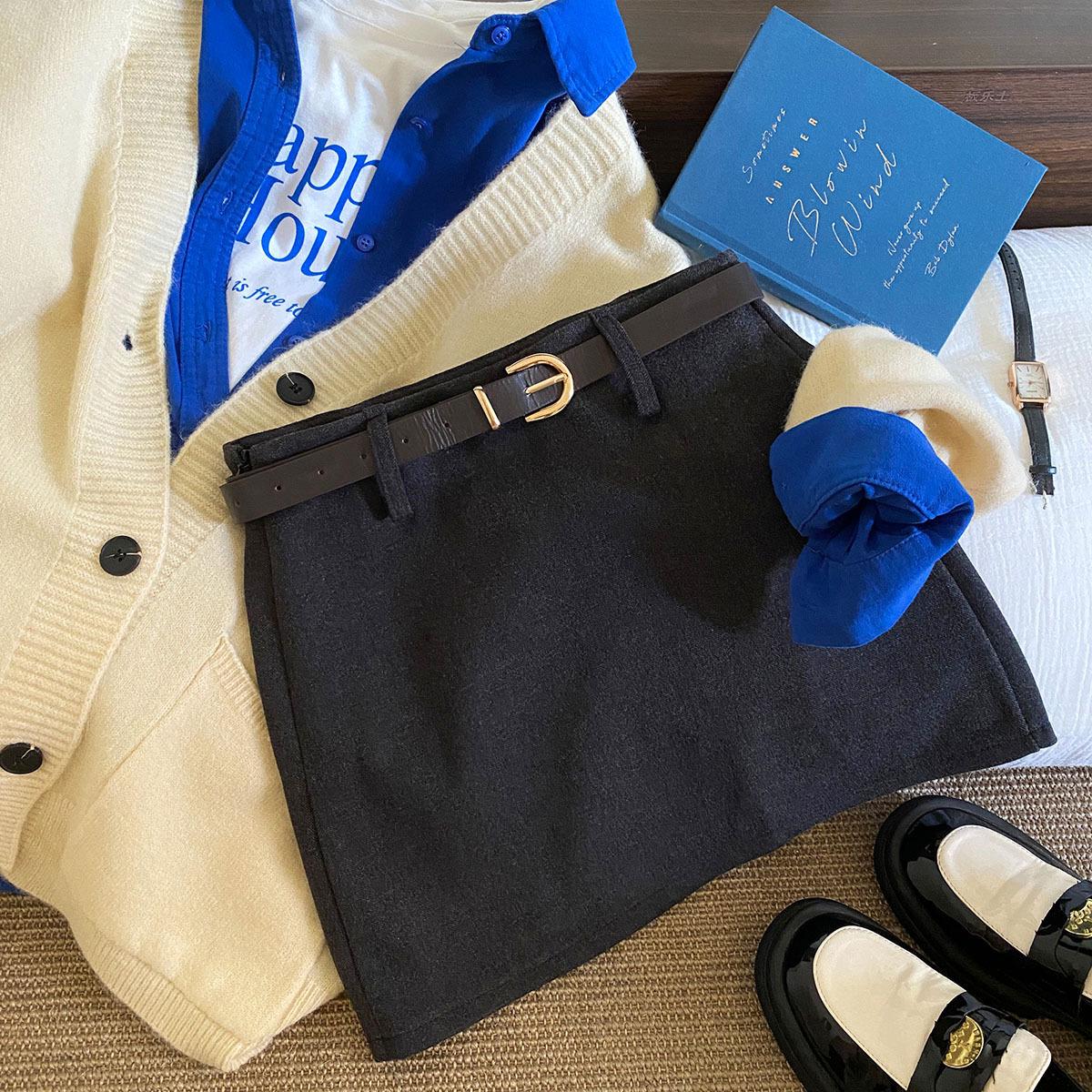 

High-Waisted Wool A-Line Skirt - Women s Autumn Short Skirt, Hip-Hugging, Anti-Exposure, Available in XS for a Taller Look S Recommended 89-97 lbs