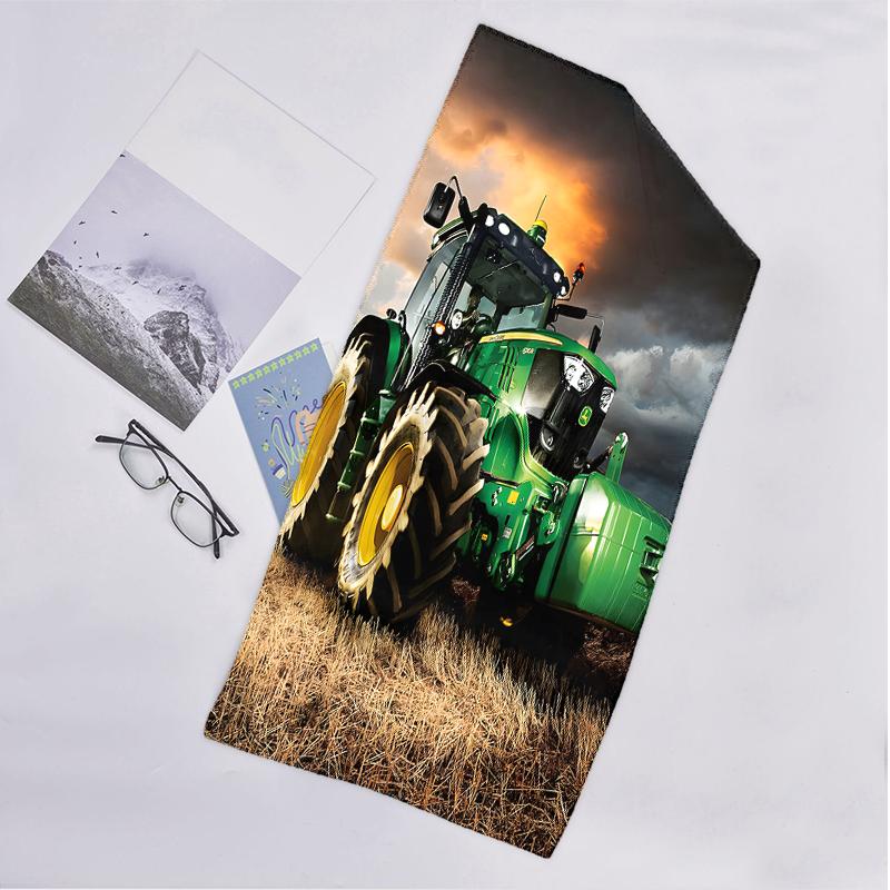 Tractor Fashion Beach Towel: Ideal for Summer Adventures Soft, Absorbent and Quick Drying Suitable for Swimming and Bathing