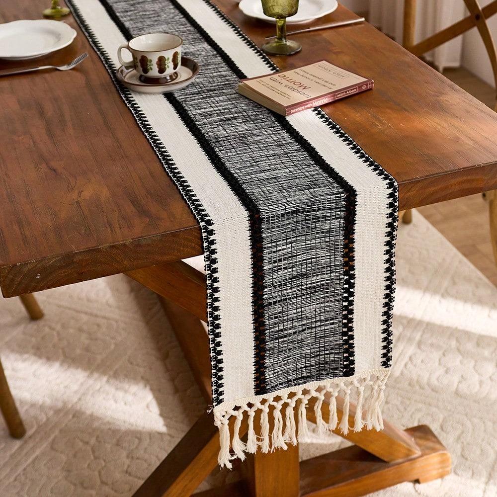 

Nordic Boho Striped Green Table Runner - Hand - Woven Tassels, Ideal for Spring Tables, Round Coffee Tables & Rustic Home Decor 30x120cm(1-2seats) чёрный