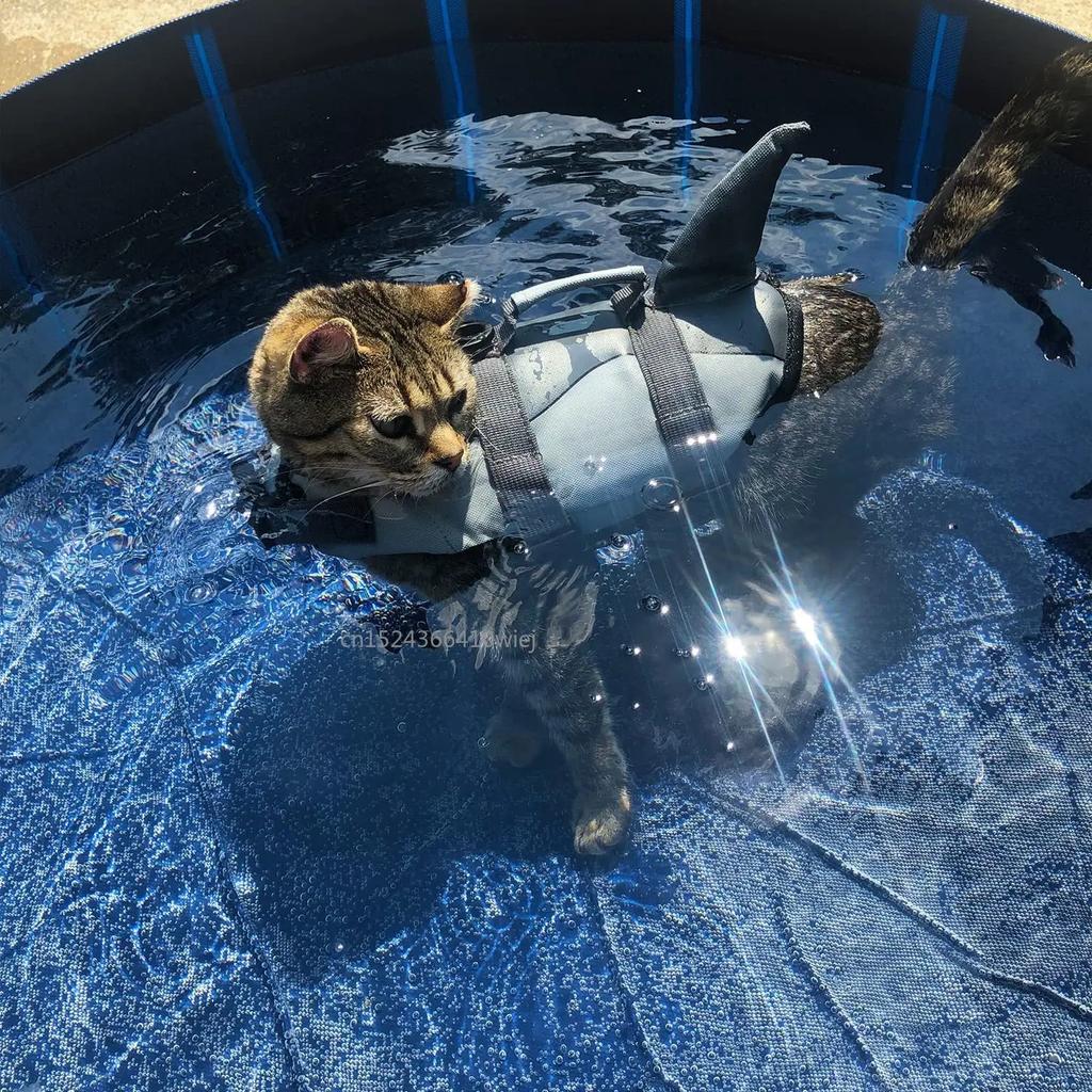 Giubbotto di salvataggio per cani Shark, galleggiabilità migliorata, vestiti da nuoto per cani di piccola taglia, giubbotto di sicurezza con maniglia per cani di media e grande taglia, surf