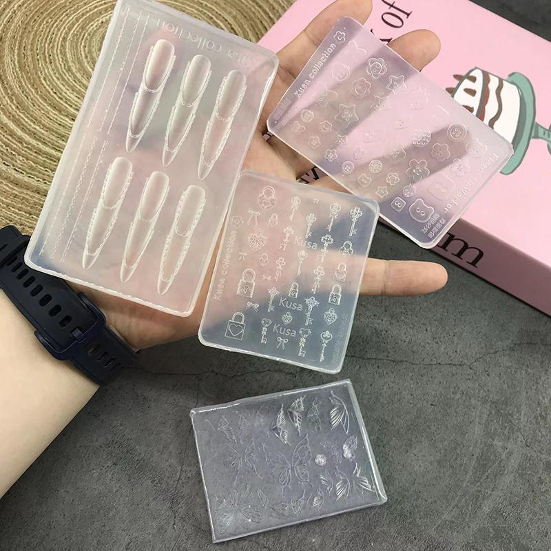 Nagelwerkzeug DIY Cartoon Schmetterling Knopf Schlüsselschloss Silikonform Dekorationen Zubehör Stempel Maniküre Kunst