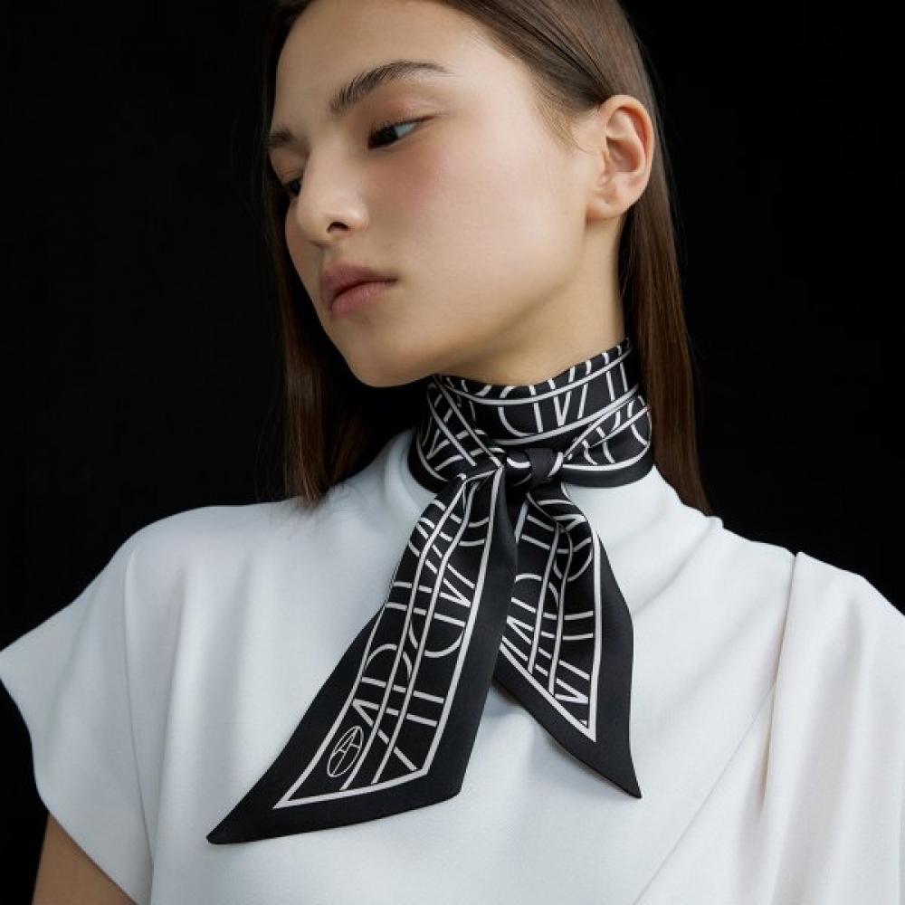 

Avvina Pelle Long Twilly Silk Scarf Ap Black Single option