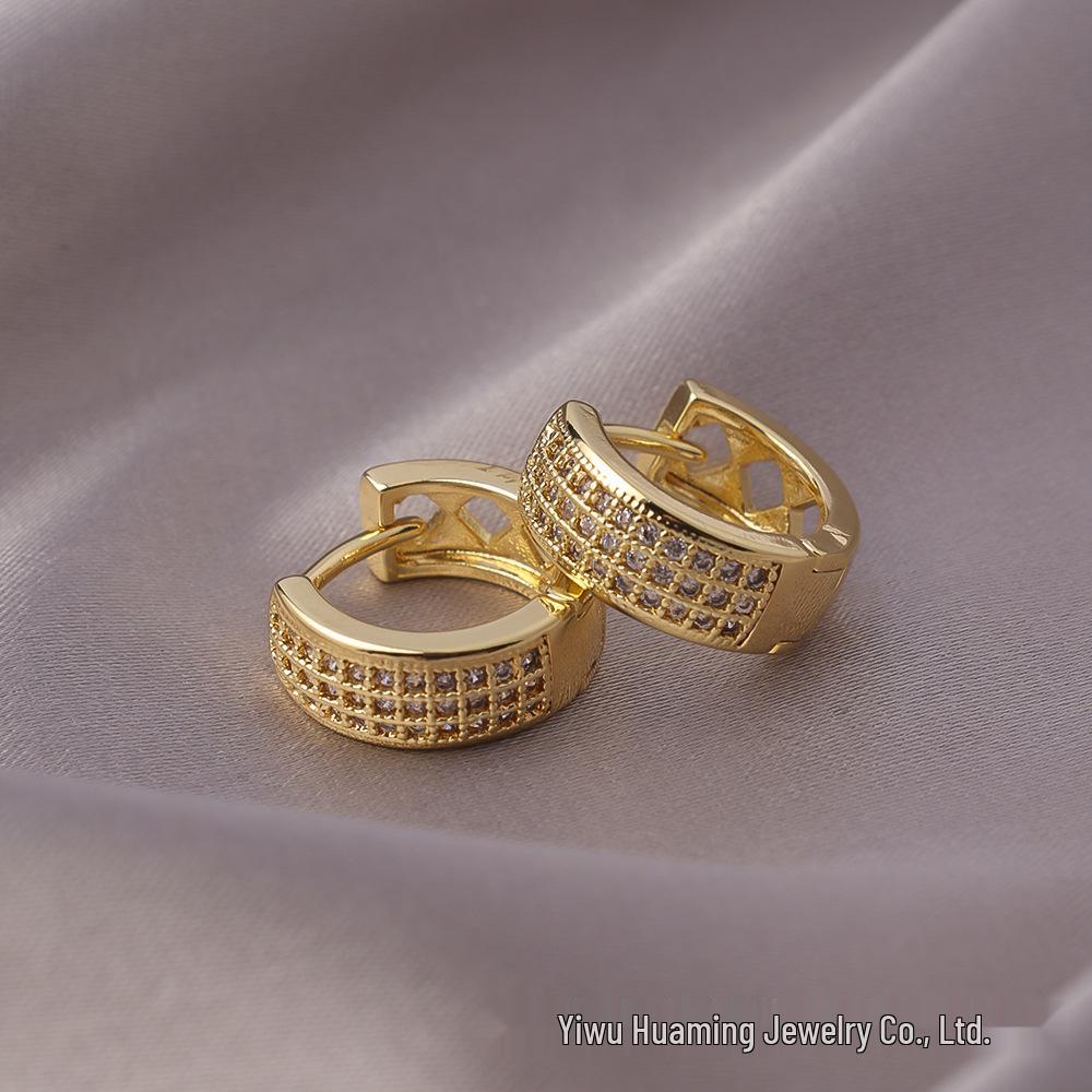 Stylish Gold Circle Ear Cuffs - Light Luxury Jewelry for Trendy Women