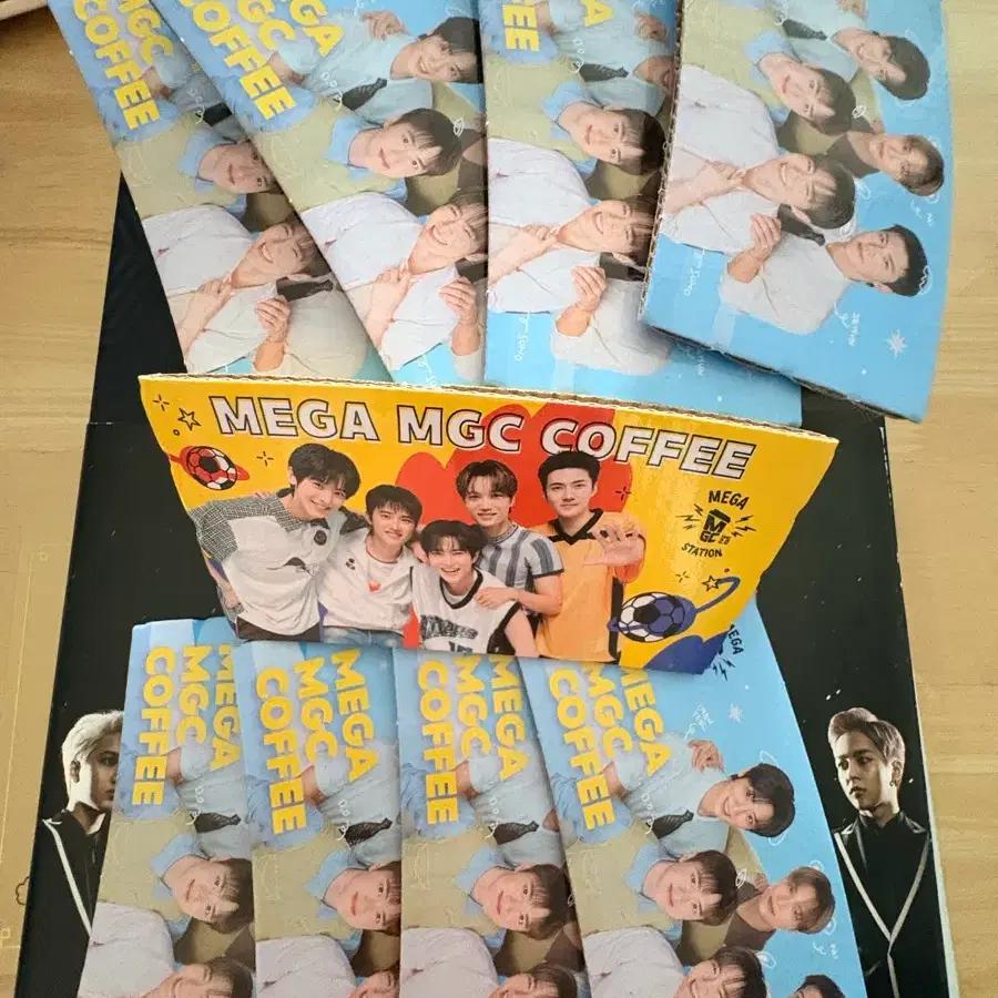EXO DVD Set + Mega Cup Holder Set