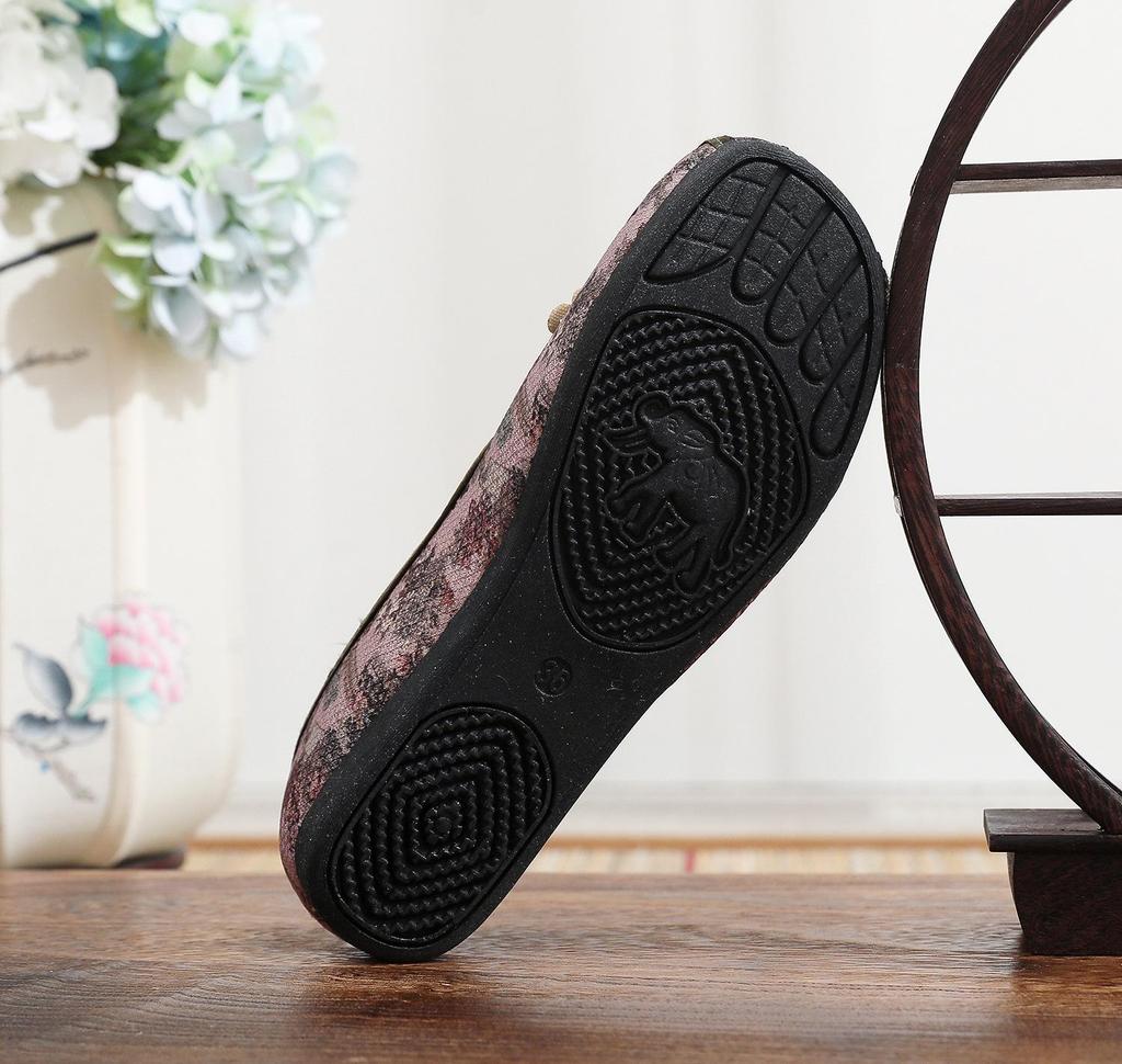 Lvtixin Women's Slip-On Soft Sole Shoes - Non-Slip, Flat, Ideal for Elderly and Middle-Aged Moms