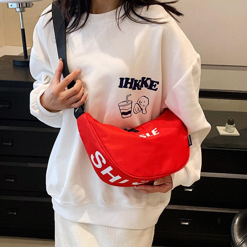 Trend messenger bag large capacity leisure commuter bag 2025 autumn new single shoulder fashion sports style dumpling bag