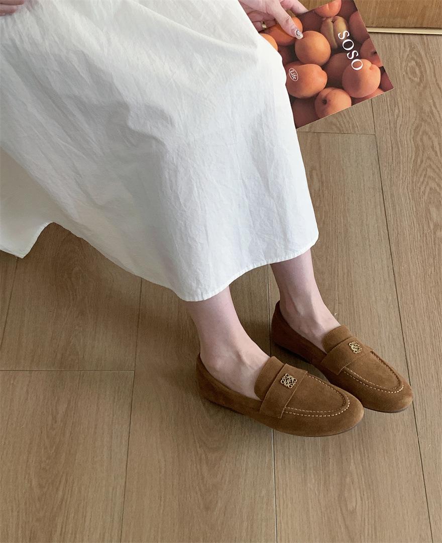 

French retro matte leather flat loafers women s 20254 new round head deep mouth single shoes one pedal small leather 39 светло-коричневого