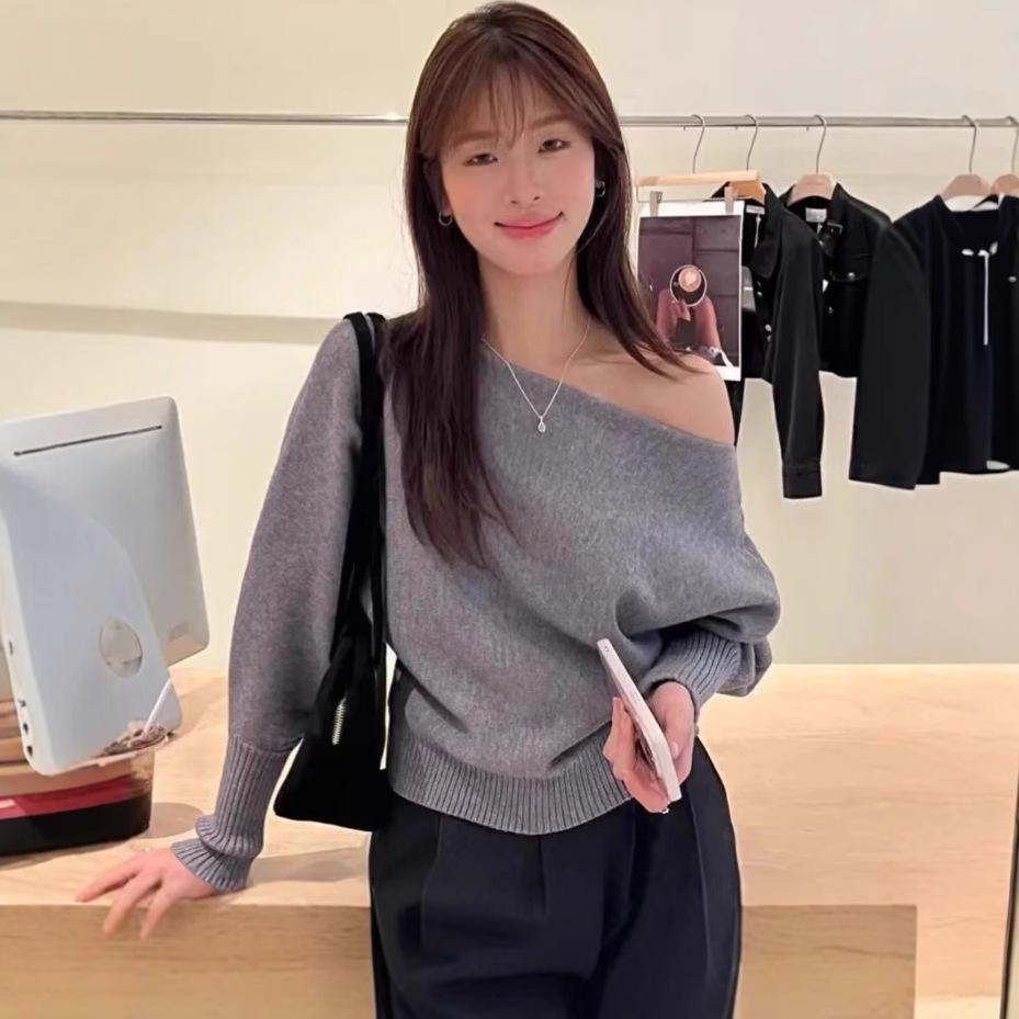 Versatile Off-Shoulder Lantern Sleeve Knitwear: Wear Alone, As a Layer, or Oblique-Style—Perfect for Autumn and Winter.
