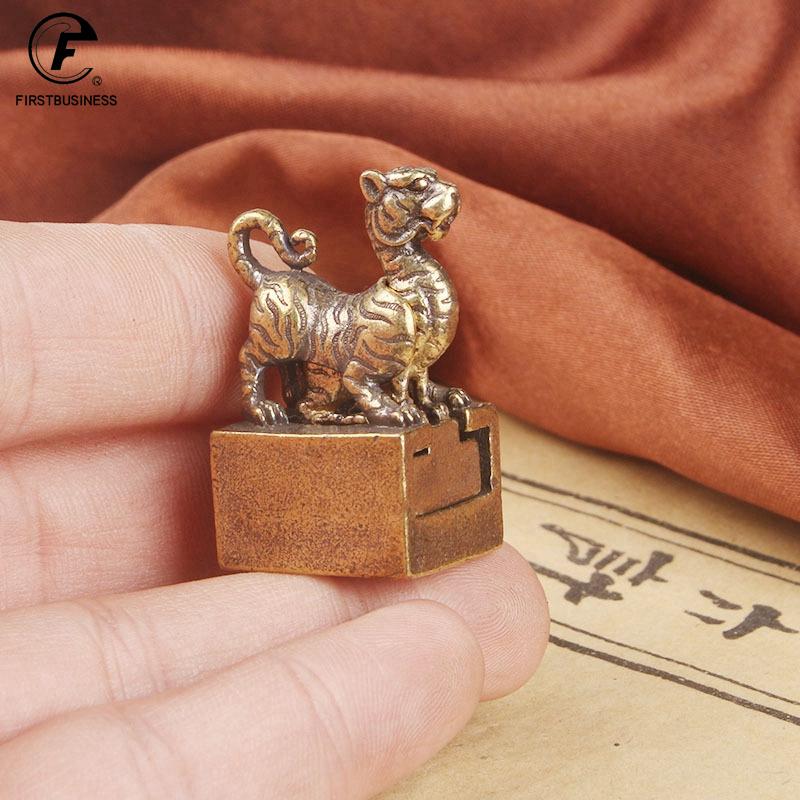 Copper Tiger Seal Ornament Lucky Feng Shui Decorations Crafts Bronze Animal Miniature Figurine Home Office Decor Accessories