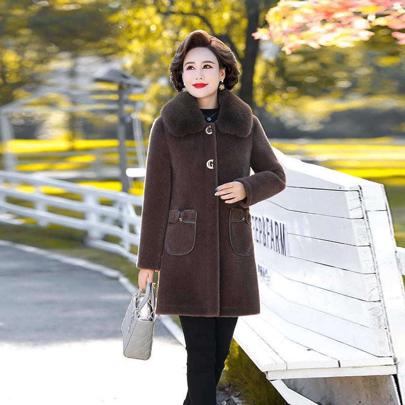 

Мамино пальто средней длины из искусственного меха норки для женщин 2023: Элегантный, Утолщенный, Цельный. Идеально для женщин среднего и пожилого возраста. XL (95-105 jin) кофейный