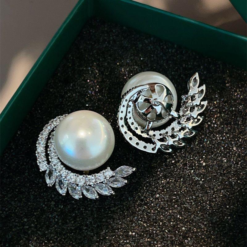 Simulated Pearl Shiny Zirconia Stud Earrings for Women Graceful Accessories for Engagement Elegant Jewelry for Wedding