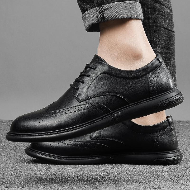 Luxury Brand Genuine Leather Men Business Dress Shoes Soft Sole Anti Slip Office Casual Leather Shoes New Oxford Wedding Shoes