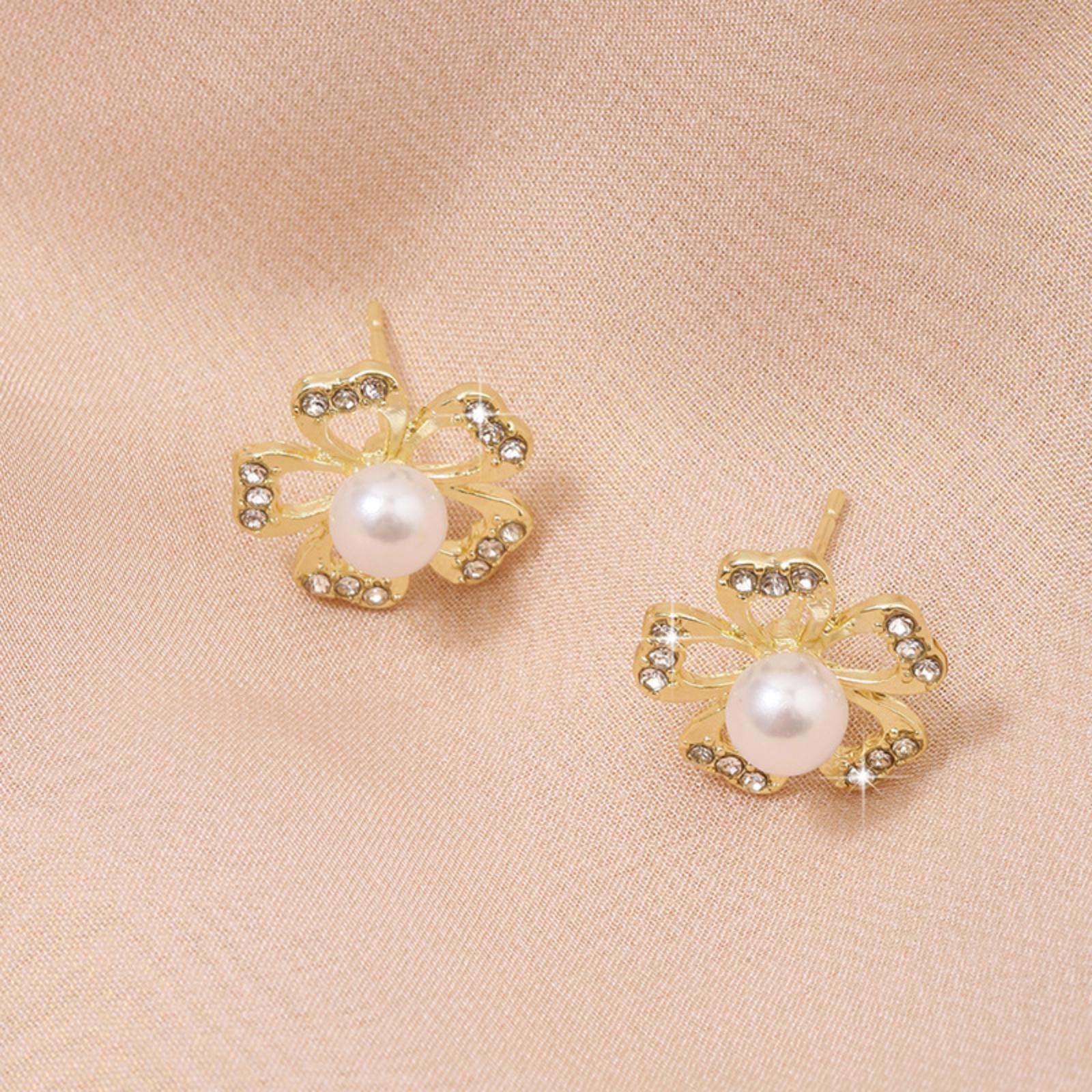 

Floral Pattern Earrings Lightweight Dangle Earrings with Intricate Petal Design for Everyday Wear and Special Occasions
