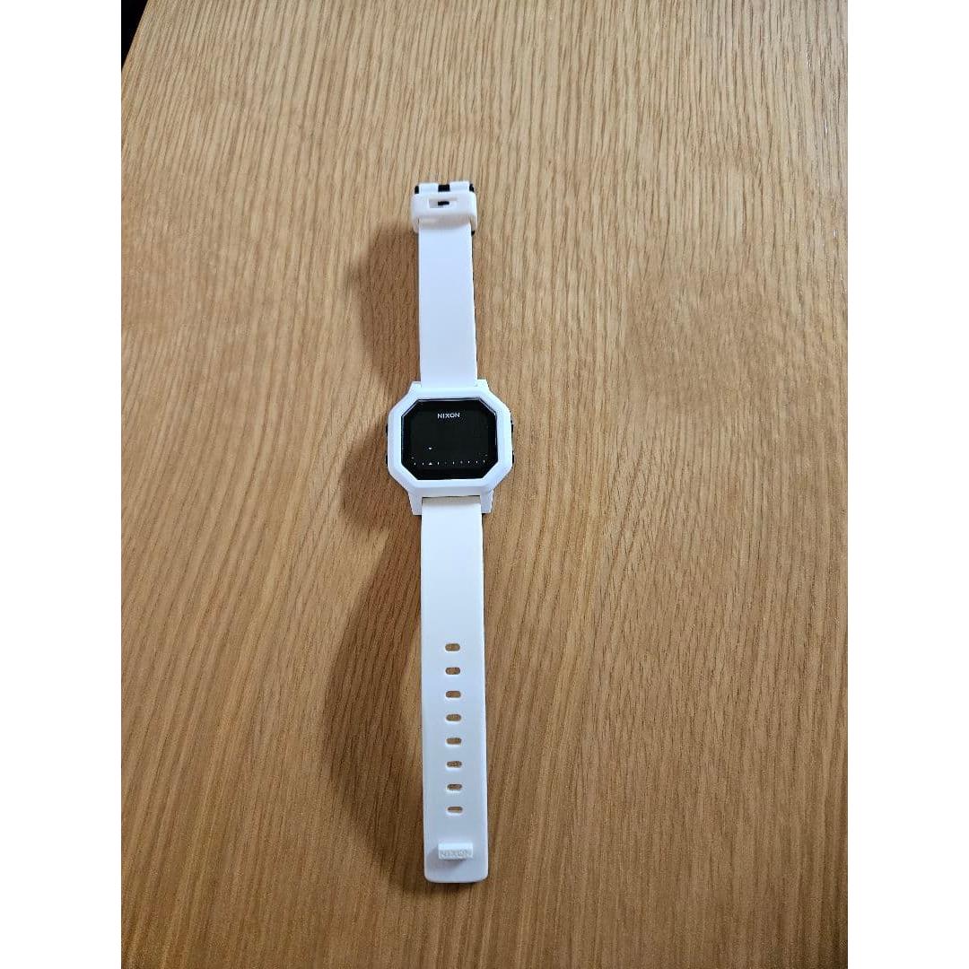 Used NIXON Siren Siren White